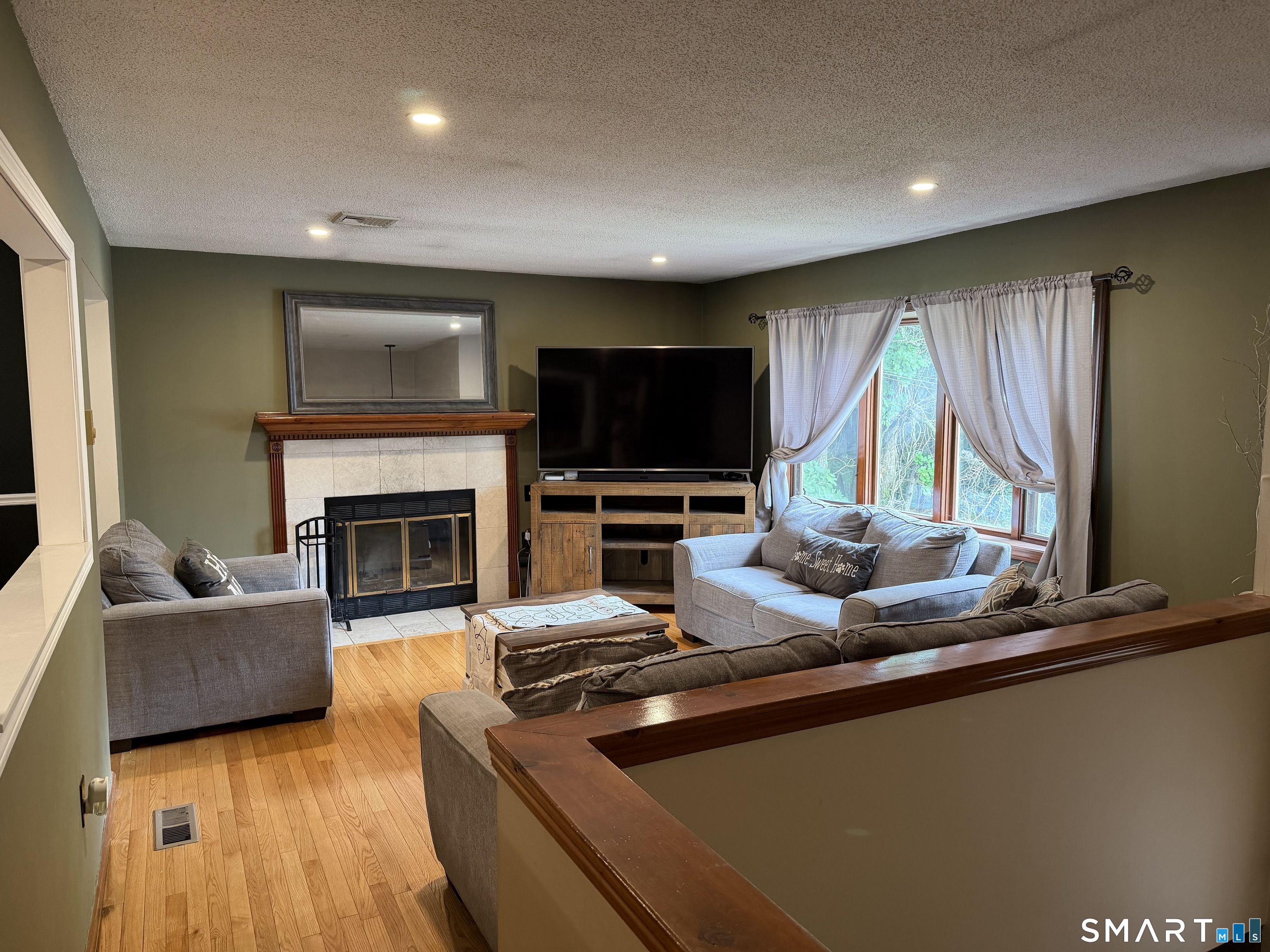 11 Batesmoor Road Waterbury, CT 06705 - Photo 9 of 28