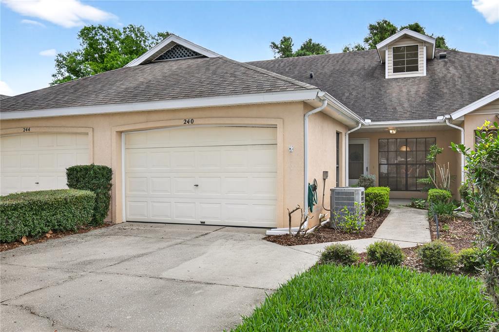 240 Juniper Way Tavares, FL 32778 - Photo 2 of 44
