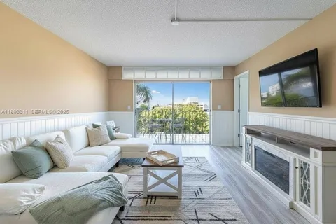 $389,000 | 1455 West Avenue, Unit 601, Miami Beach, FL 33139