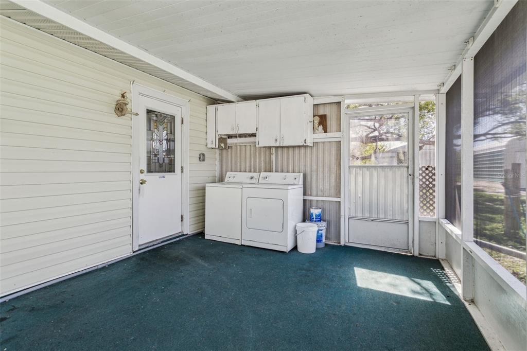33546 Chancey Road Wesley Chapel, FL 33543 - Photo 5 of 25 a utility room with a window