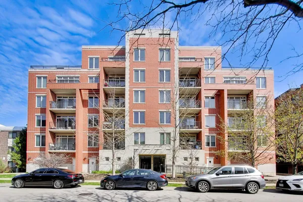 $297,000 | 1670 Mill Street, Unit 207, Des Plaines, IL 60016