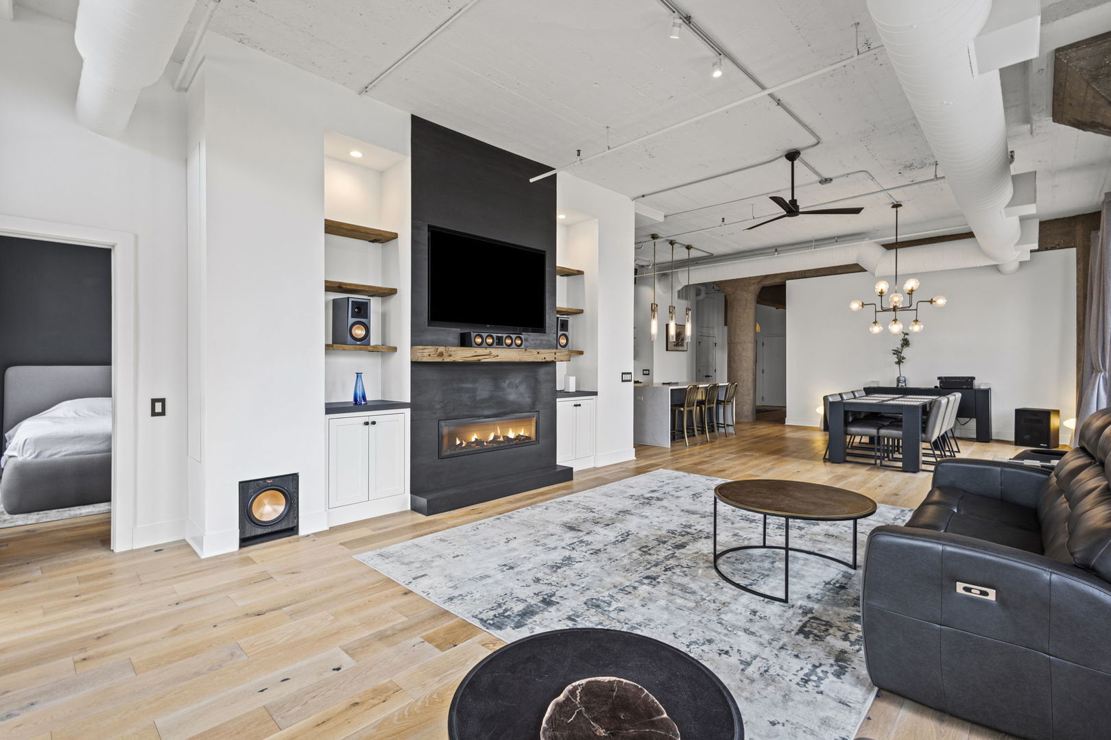 728 West Jackson Boulevard, Unit 701 Chicago, IL 60661 - Photo 17 of 35