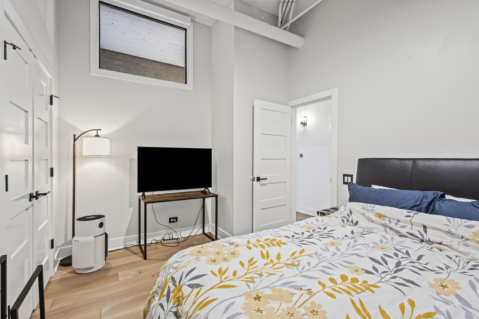 728 West Jackson Boulevard, Unit 701 Chicago, IL 60661 - Photo 24 of 35