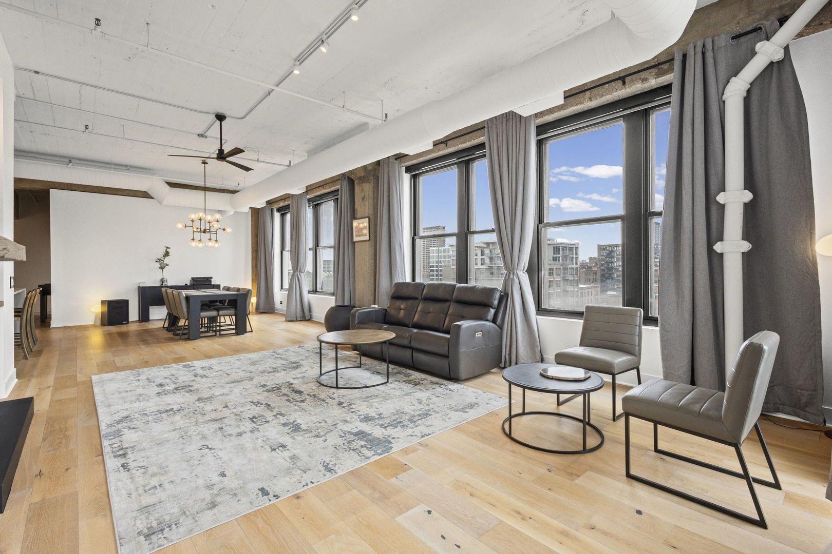 728 West Jackson Boulevard, Unit 701 Chicago, IL 60661 - Photo 7 of 35