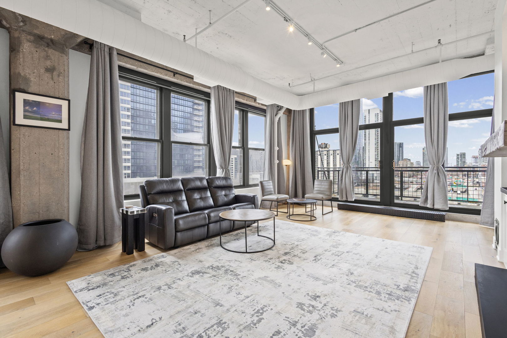 728 West Jackson Boulevard, Unit 701 Chicago, IL 60661 - Photo 9 of 35