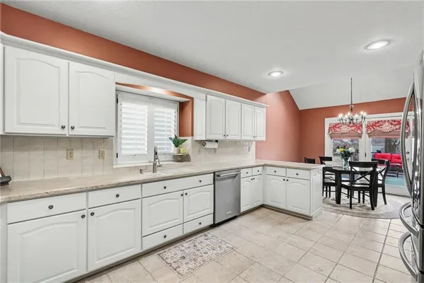 $535,000 | 7865 West 118th Terrace, Overland Park, KS 66210