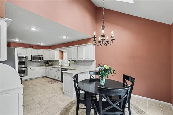 $535,000 | 7865 West 118th Terrace, Overland Park, KS 66210
