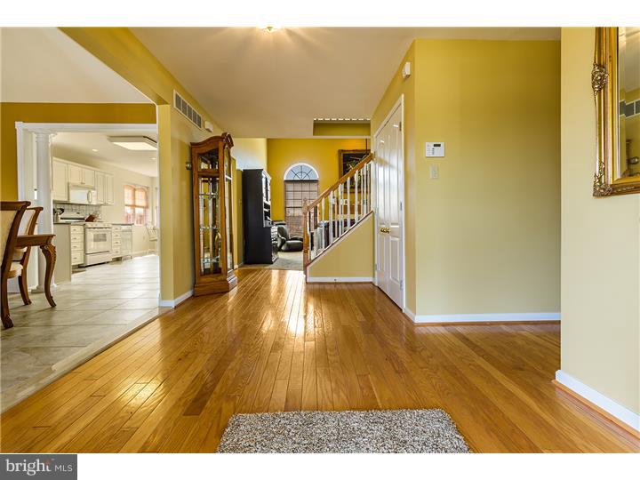 45 Jennings Road Medford, NJ 08055 - Photo 3 of 25 Foyer