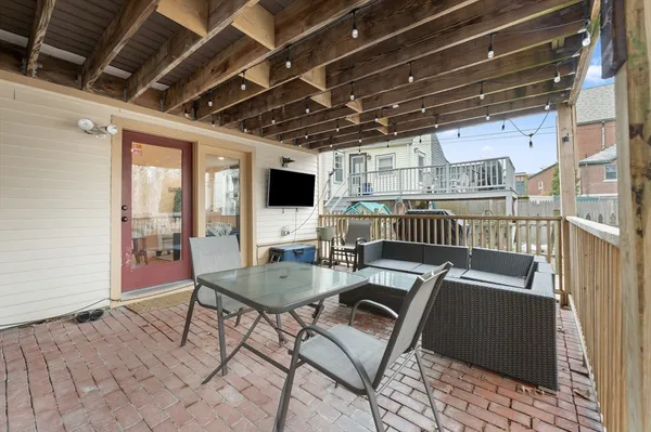 $660,000 | 840 East 4th Street, Unit 1, Boston, MA 02127