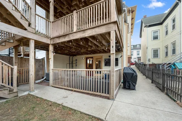 $660,000 | 840 East 4th Street, Unit 1, Boston, MA 02127