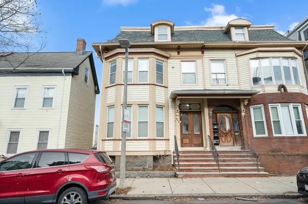 $660,000 | 840 East 4th Street, Unit 1, Boston, MA 02127