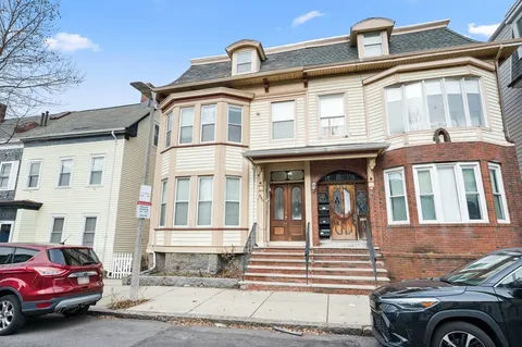 $674,900 | 840 East 4th Street, Unit 1, Boston, MA 02127