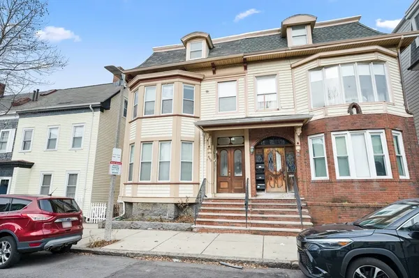 $660,000 | 840 East 4th Street, Unit 1, Boston, MA 02127