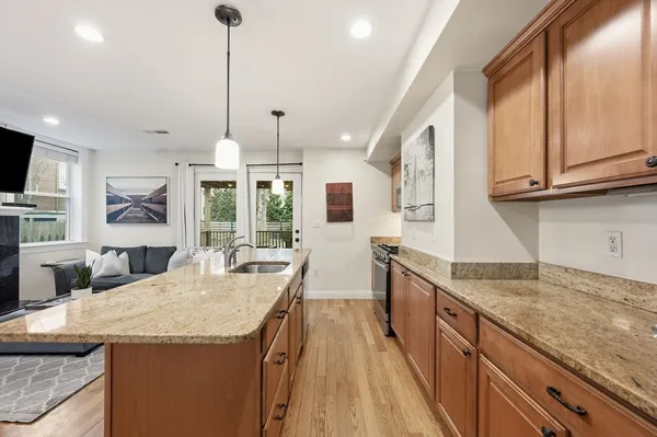 $660,000 | 840 East 4th Street, Unit 1, Boston, MA 02127