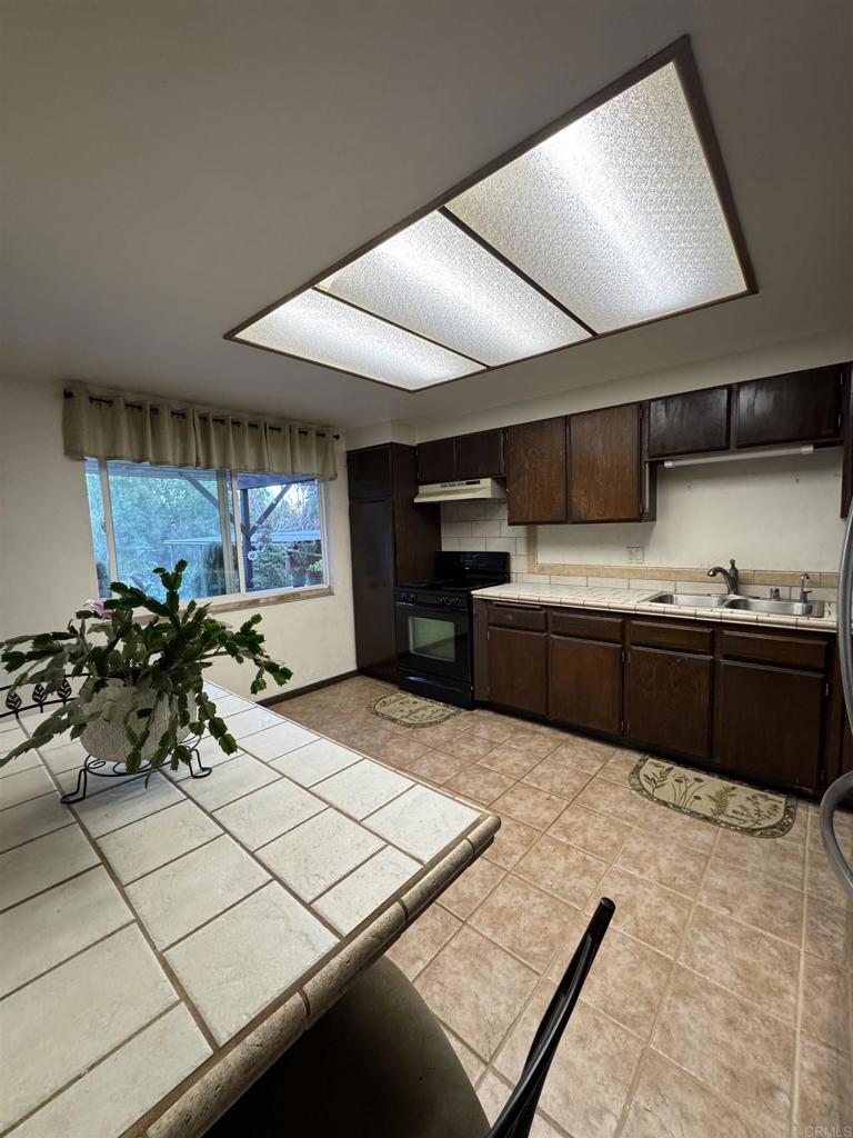 8515 Gardena Road Lakeside, CA 92040 - Photo 14 of 27 Kitchen