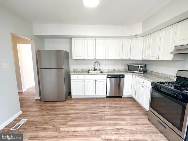 $1,750 | 19 Lane Avenue, Unit 1, Gloucester City, NJ 08030