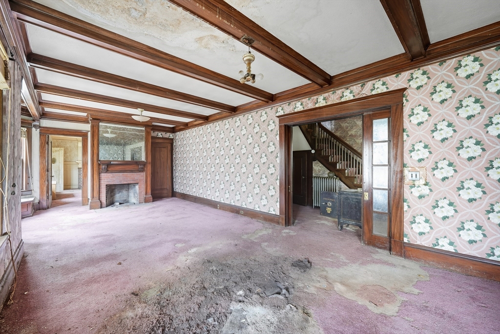 129 Morgan Street Holyoke, MA 01040 - Photo 17 of 26