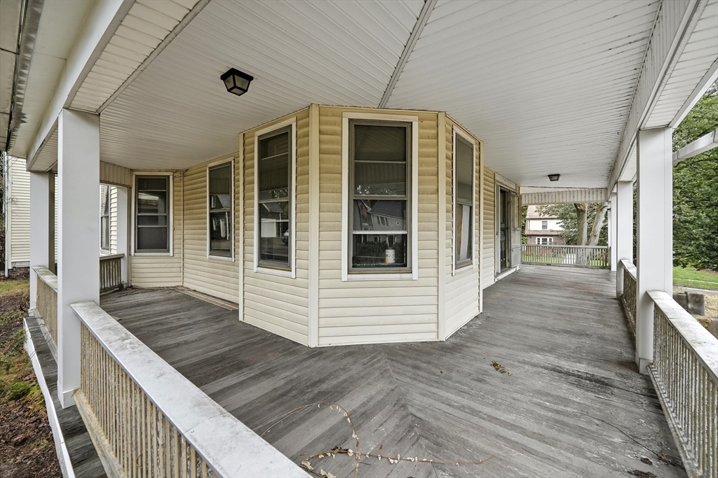 129 Morgan Street Holyoke, MA 01040 - Photo 7 of 26