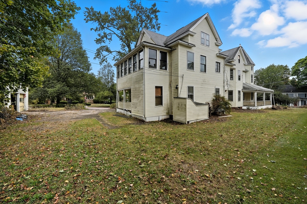 129 Morgan Street Holyoke, MA 01040 - Photo 8 of 26