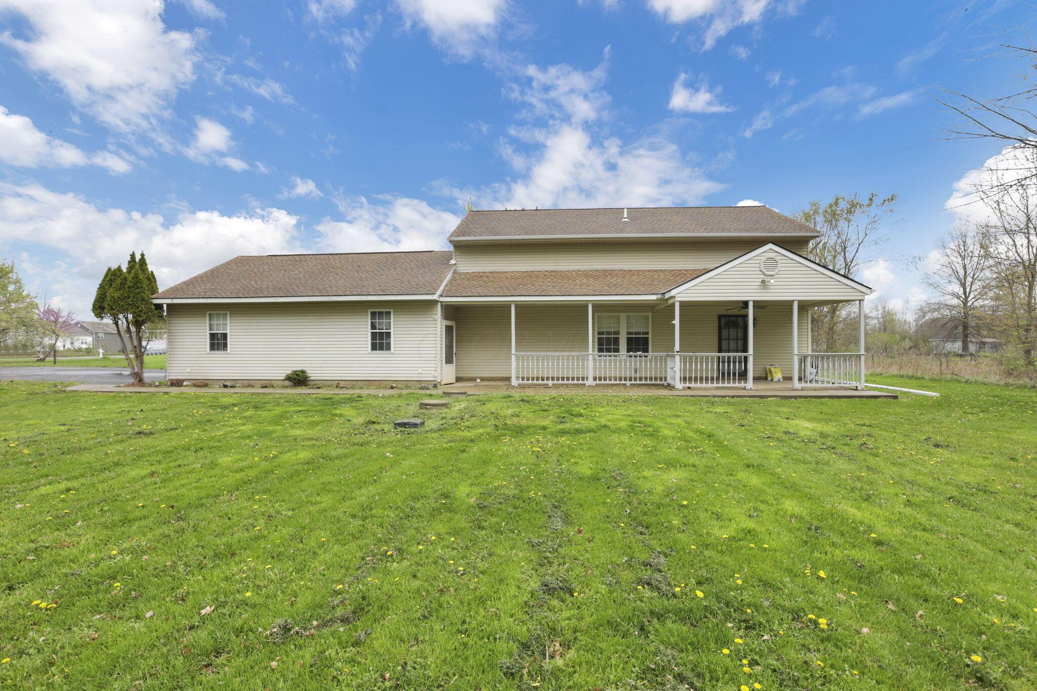 3243 Dixon Road Southwest Pataskala, OH 43062 - Photo 2 of 54