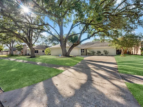 $335,000 | 14319 Ella Lee Lane, Houston, TX 77077