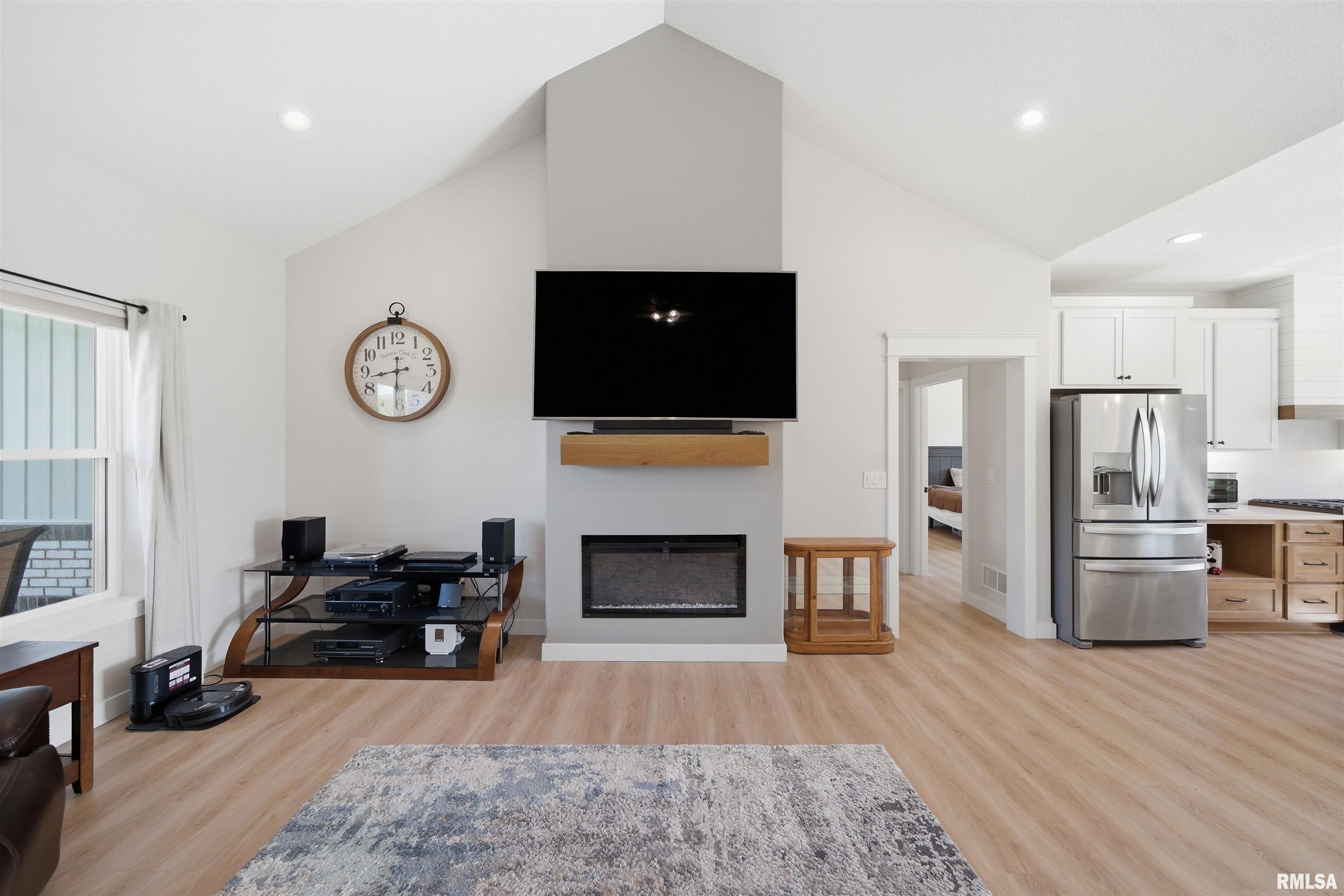 215 Cypress Point Washington, IL 61571 - Photo 7 of 39