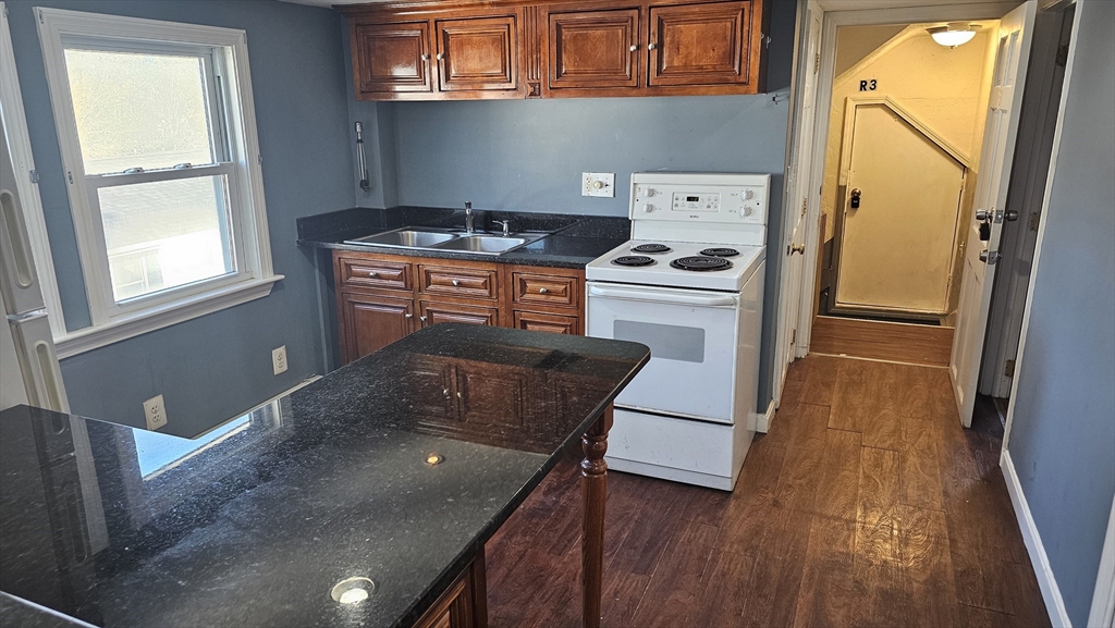 39 Union Street, Unit 3 Taunton, MA 02780 - Photo 8 of 10