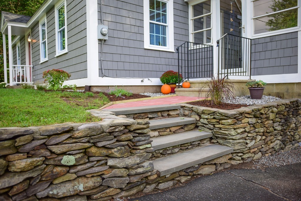 17 Cross Road Lunenburg, MA 01462 - Photo 3 of 23 Gallery Image 3