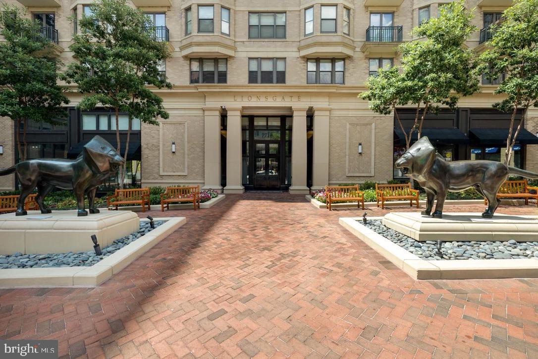 7710 Woodmont Avenue, Unit 911 Bethesda, MD 20814 - Photo 21 of 25 a view of a house with backyard porch and sitting area