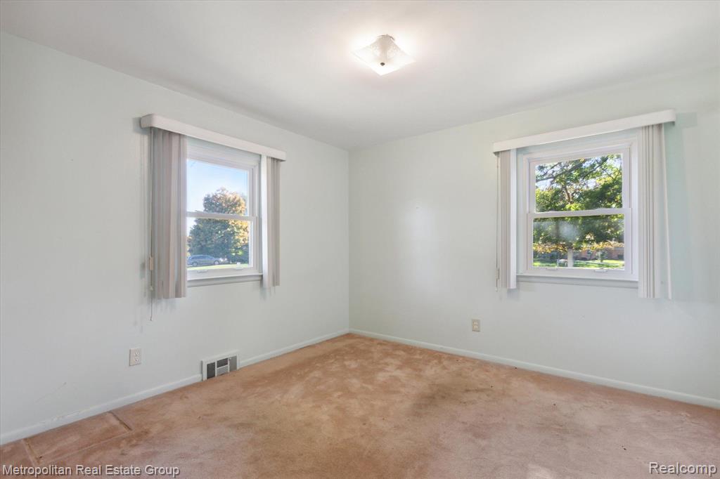 26115 Steele Road Farmington Hills, MI 48331 - Photo 18 of 40