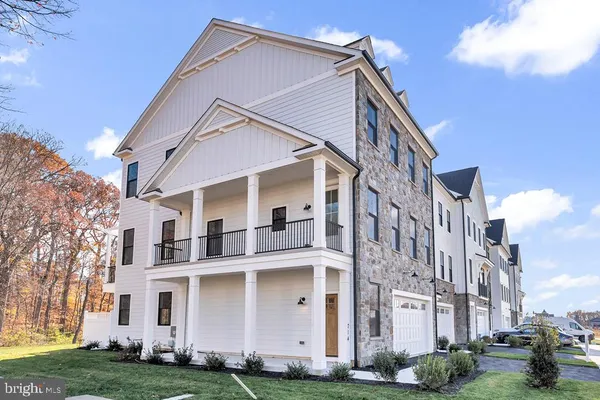 $1,245,000 | 714 Walkers Mill Lane, Wilmington, DE 19805