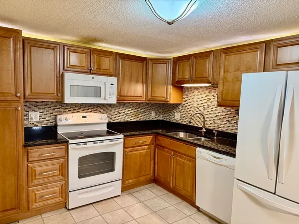 $2,800 | 8 9th Street, Unit 111, Medford, MA 02155