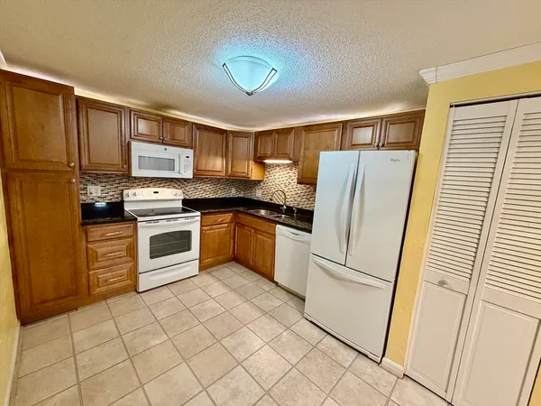 $2,800 | 8 9th Street, Unit 111, Medford, MA 02155