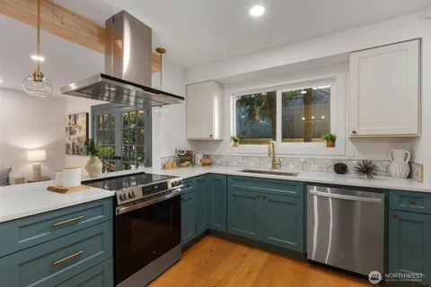 $1,092,499 | 512 Northwest 44th Street, Seattle, WA 98107