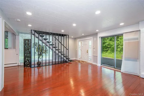 $1,150,000 | 4 Half Mile Road, Armonk, NY 10504