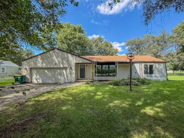 $179,900 | 118 East Bower Street, Oreana, IL 62554