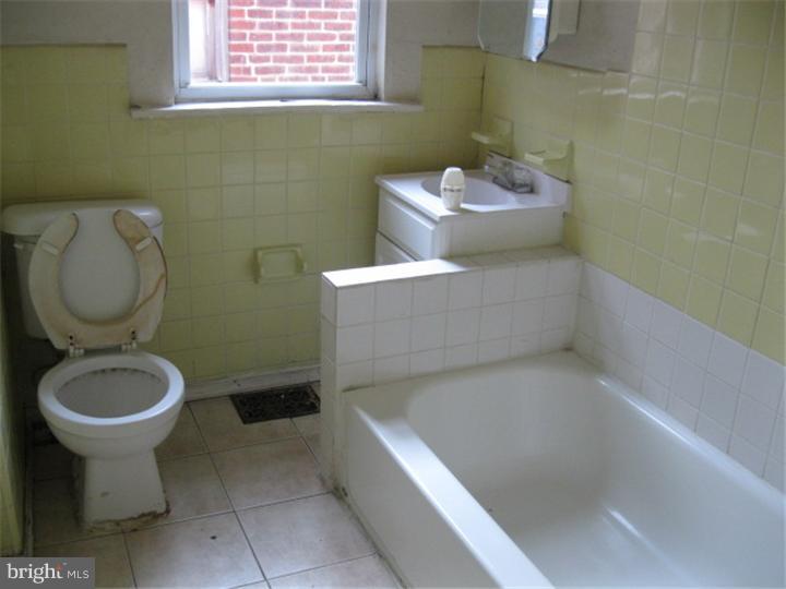 5504 Devon Street Philadelphia, PA 19138 - Photo 7 of 8 Bathroom