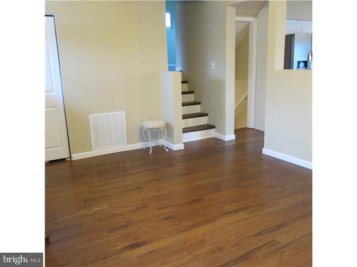 318 Keller Road Glendora, NJ 08029 - Photo 2 of 25 Living Room