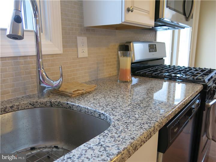 318 Keller Road Glendora, NJ 08029 - Photo 7 of 25 Kitchen