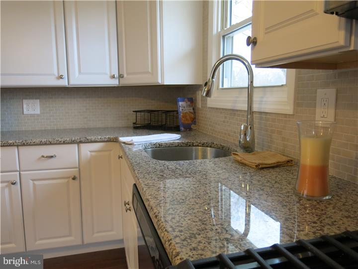 318 Keller Road Glendora, NJ 08029 - Photo 8 of 25 Kitchen