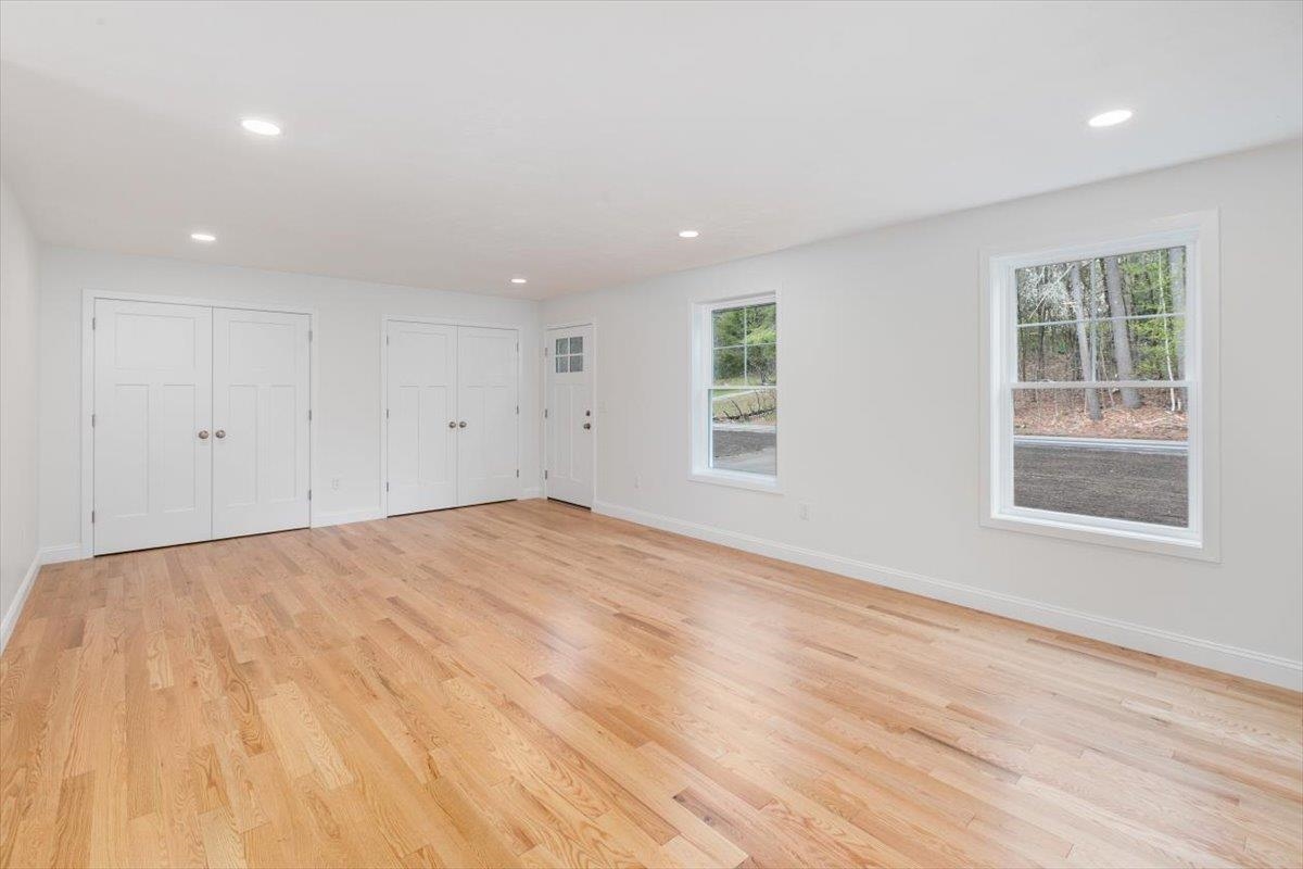 1152 Bridge Street Pelham, NH 03076 - Photo 9 of 44