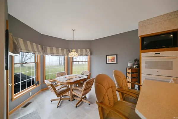 $595,000 | 13826 North 560 East, Syracuse, IN 46567