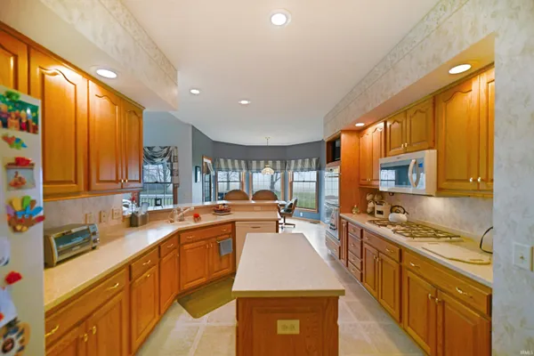 $595,000 | 13826 North 560 East, Syracuse, IN 46567