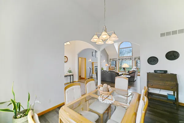 $595,000 | 13826 North 560 East, Syracuse, IN 46567