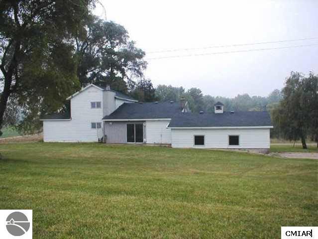 9288 West Pierce Road Sumner, MI 48889 - Photo 9 of 9 1768988-8.JPG