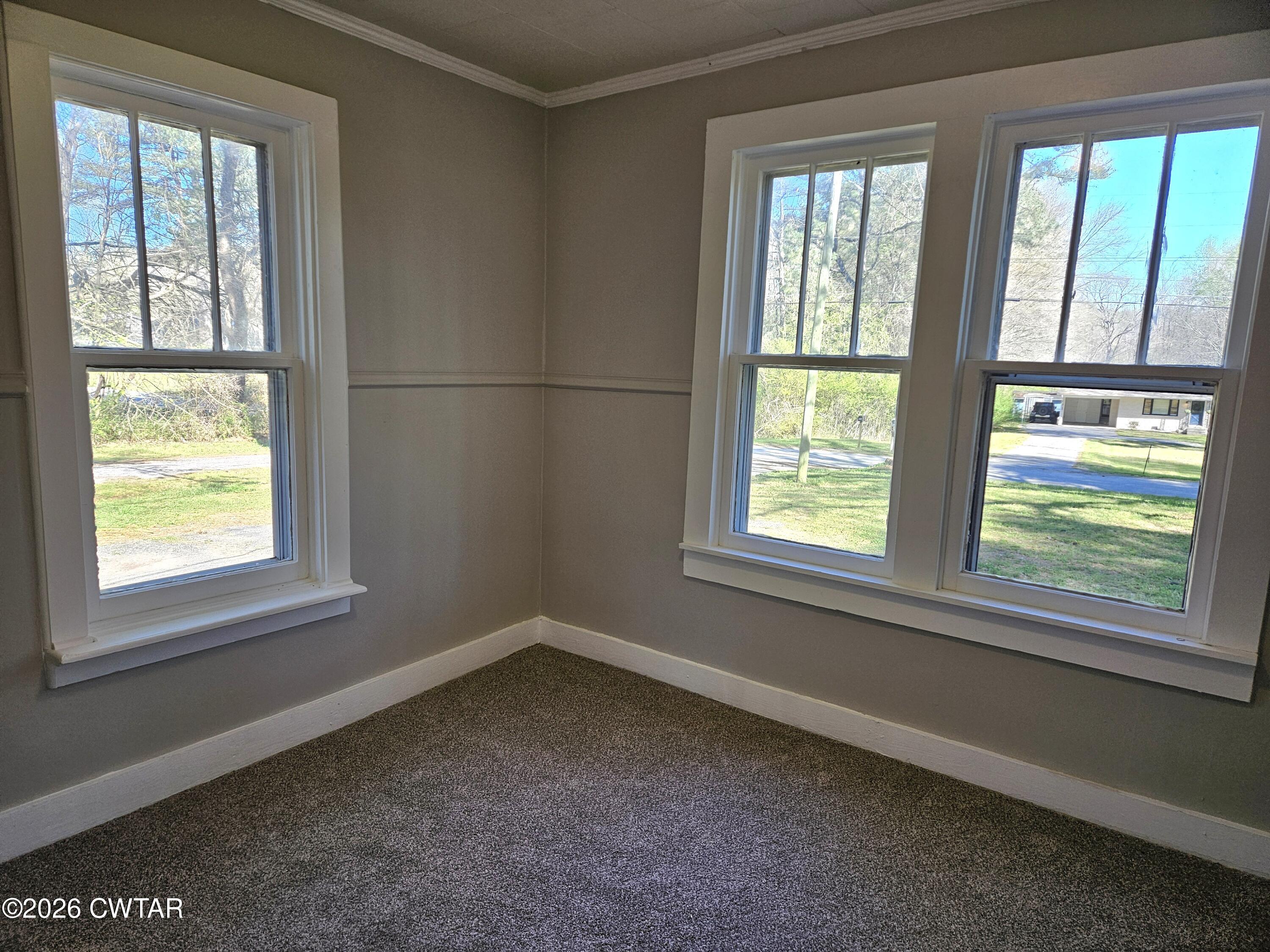 550 Lawrence Switch Road Jackson, TN 38305 - Photo 14 of 25 an empty room with a window