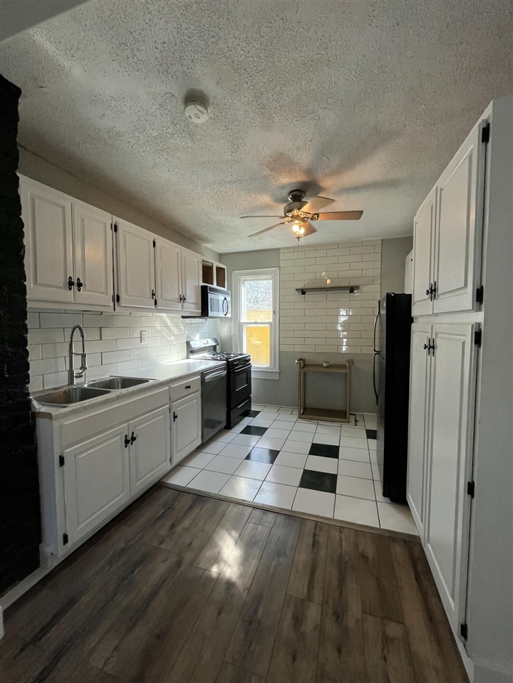 12 Indiana Avenue Southwest Grand Rapids, MI 49504 - Photo 4 of 12