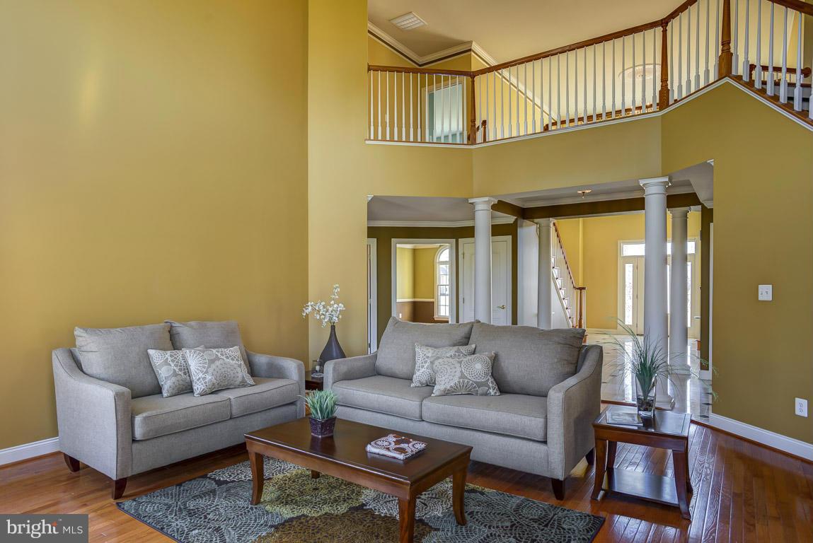 18060 Dry Mill Road Leesburg, VA 20175 - Photo 8 of 30 Family Room-Alt View