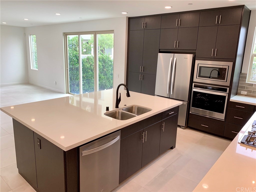 129 Frame Irvine, CA 92618 - Photo 3 of 5