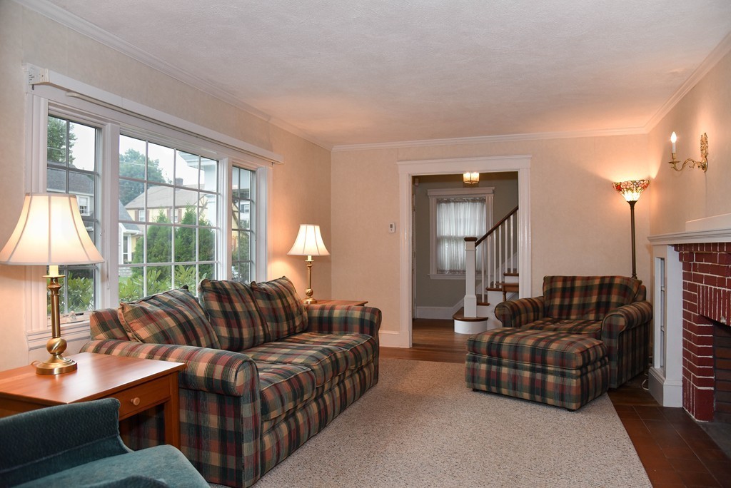 38 Lovell Road Melrose, MA 02176 - Photo 4 of 19 Gallery Image 4